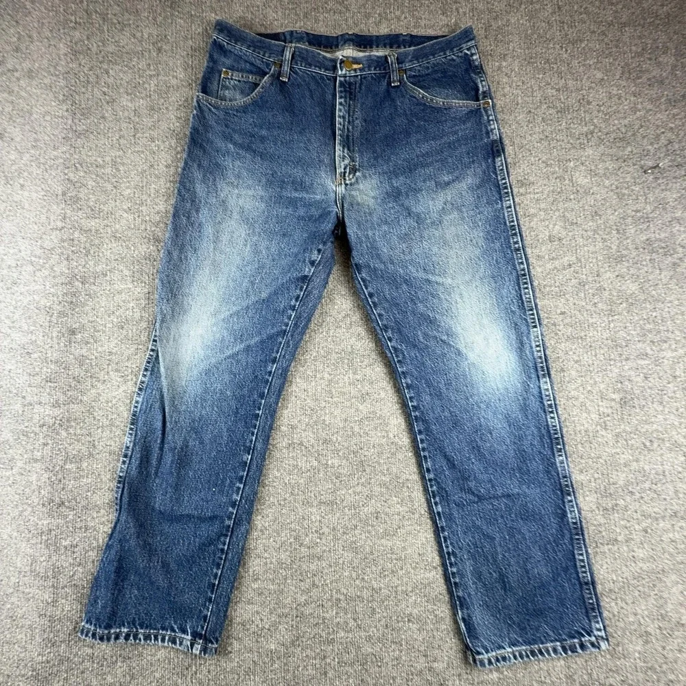 Wrangler Jeans Mens 38x30 Blue Medium Wash Denim Regular Straight Leg 96501MR
